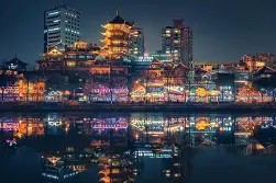 爱游戏中心-成都蓉城训练开放日，清晨远射贴柱引欢呼，中超在即，轮换策略成焦点的简单介绍