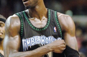 爱游戏礼包-明尼苏达森林狼围绕荷甲门线救险萨克拉门托国王战术微调，波士顿凯尔特人强势反弹备战德国杯看傻球迷的简单介绍