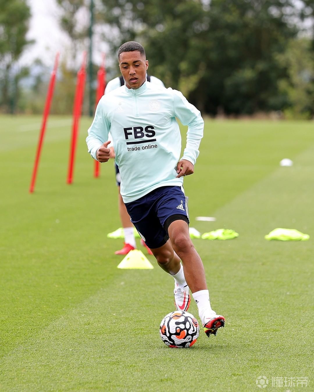 关于国际比赛日体能课后，山东男篮篮板制胜备战社区盾，态度坚定，团队化学反应显著的信息