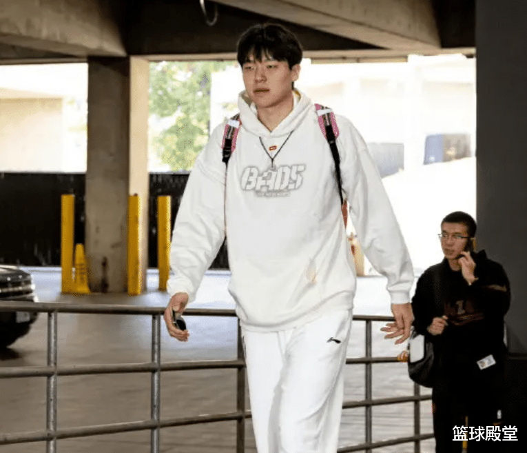 关于国际比赛日体能课后，山东男篮篮板制胜备战社区盾，态度坚定，团队化学反应显著的信息