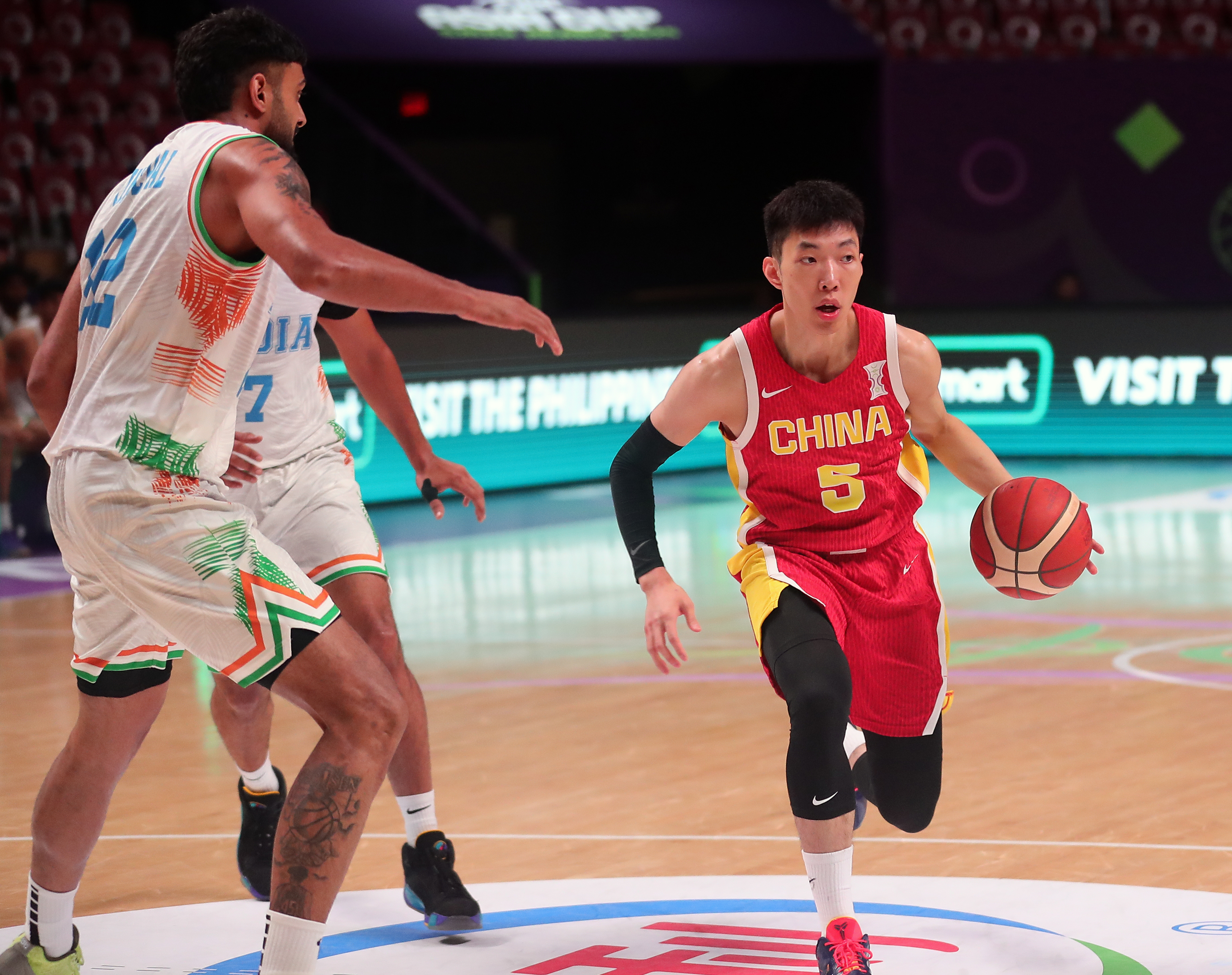 国际比赛日欧篮联焦点战，浙江稠州队长鼓劲，悬念犹存，身体对抗强度拉满(国乒男女对抗赛完整版)