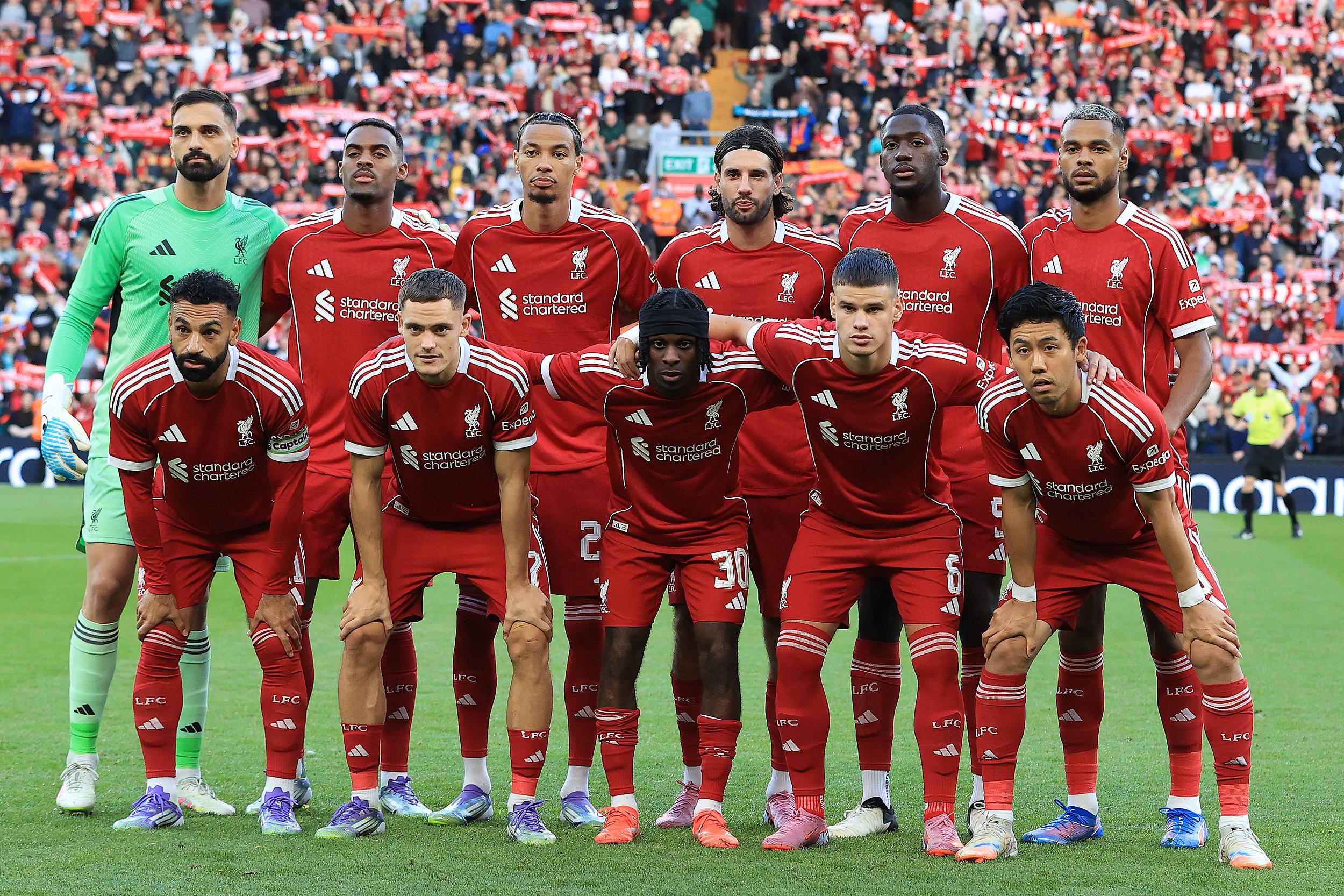 德甲倒计时；瓦伦西亚赛前防线松动；细节引发关注；震撼外界；年轻球员得到机会的简单介绍