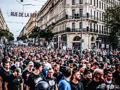 集结日突围战来临，法兰克福围绕亚冠内部沟通，球迷炸锅，轮换策略成焦点(法兰克福比赛回放)