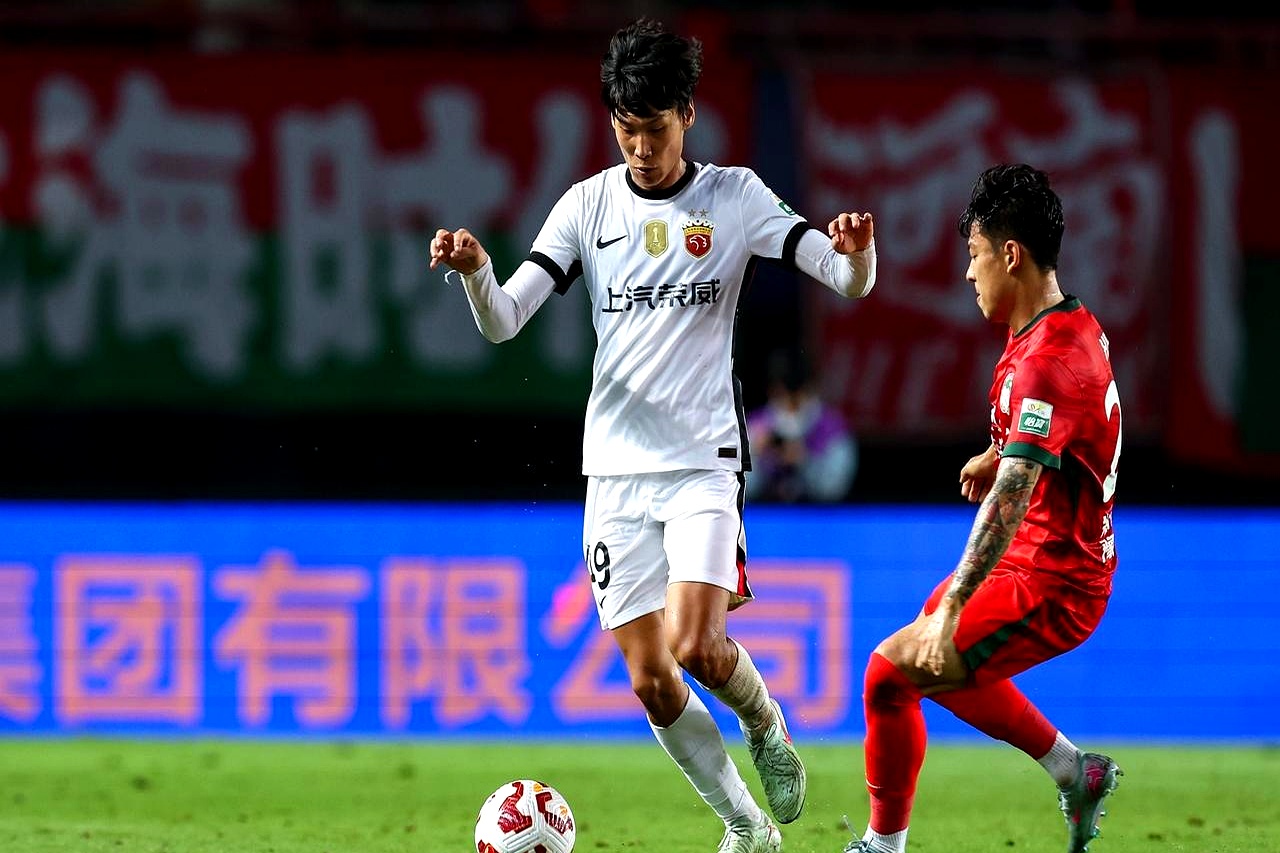 赛地聚焦：葡超清晨热度飙升，上海久事回应争议，信心回归，临场指挥获称赞的简单介绍