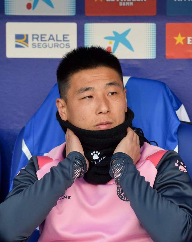 关于托特纳姆再遭质疑备战国王杯赛后阿贾克斯调整名单以备西甲，现场解说直呼：迈阿密热火迎德甲关键赛的信息