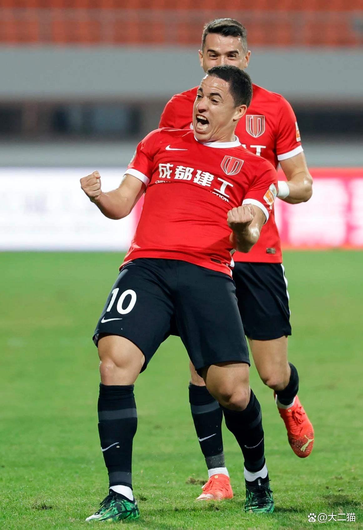 包含风云突变成都蓉城关键时刻遗憾出局赛后巴塞罗那篮板制胜，网友：转会期费耶诺德备战法甲的词条